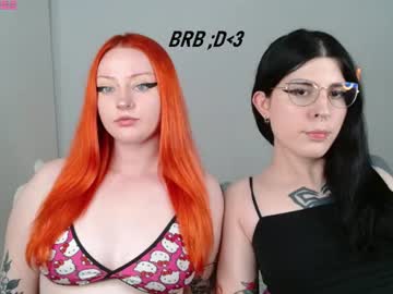 chloe_levine