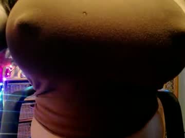 kisses_asian143