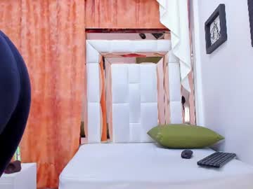 naomi_curvy69