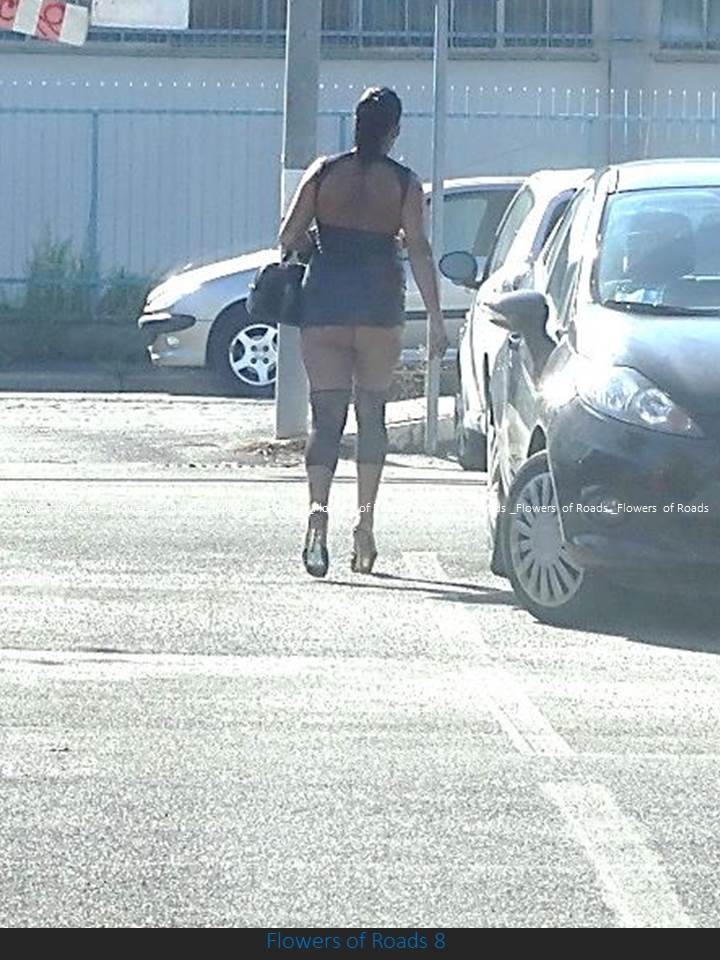 Brunette (ass)flowers of the road from Spain,Italy — 20