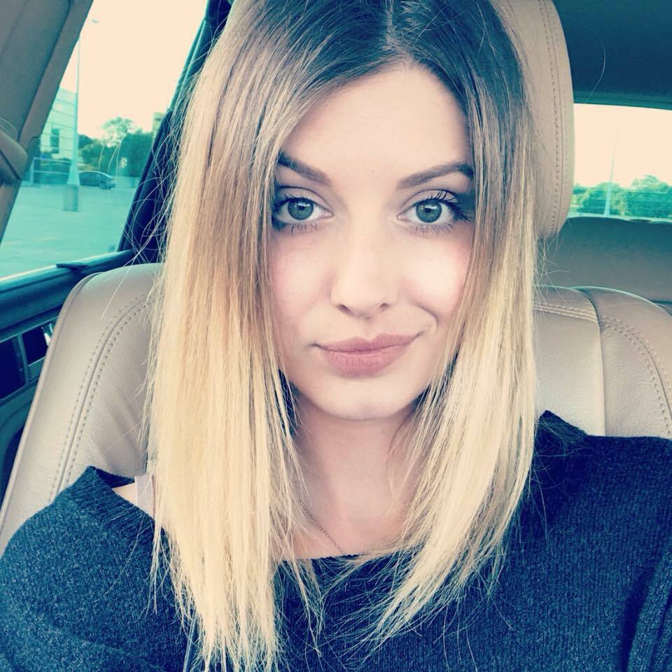 Very pretty Lauren masturbates for GGW — 19